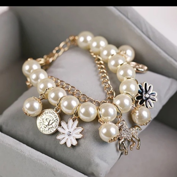 bracelet Jewelry - Beautiful Bracelet Charm!💖